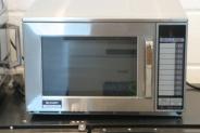 Sharp R24AT 1900w Commercial Microwave RET462