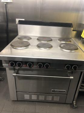 Garland oven with 6 Hobs