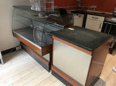 Refrigerated Display Unit and Serving Bench 