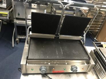 RET37355 - Cater-Cook CK8017 Ribbed Top & Flat Bottom Double Contact Grill