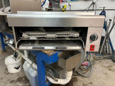 RET49773 - Falcon Dominator G3532/N Nat Gas Salamander Grill