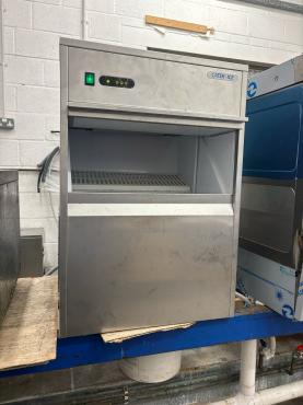 RET50393 - Cater-Ice CK2080 Automatic Commercial Bullet Ice Machine - 80kg/24hr - 13kg Bin. FRESH WATER EVERY TIME.