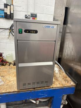 RET51059 - Cater-Ice CK2020 Automatic Commercial Bullet Ice Machine - 20kg/24hr - 5kg Bin- FRESH WATER EVERY TIME.