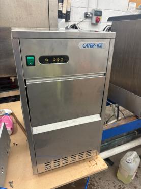 RET52510 - Cater-Ice CK2020 Automatic Commercial Bullet Ice Machine - 20kg/24hr - 5kg Bin - FRESH WATER EVERY TIME.