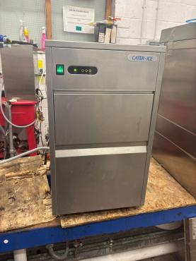 RET51607 - Cater-Ice CK2025 Automatic Commercial Bullet Ice Machine - 25kg/24hr - 7kg Bin. FRESH WATER EVERY TIME.