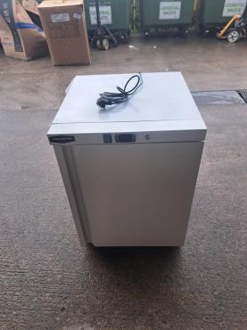 RET51923 - Sterling Pro SPR200W Single Door Undercounter Refrigerator, 140 Litres
