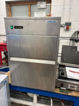 RET52071 - Cater-Ice CK2080 Automatic Commercial Bullet Ice Machine - 80kg/24hr - 13kg Bin. FRESH WATER EVERY TIME.