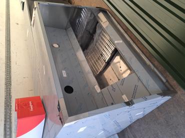 RET52747 - CATER FABS EXTRACTION CANOPY 1800MM X 1200MM STAINLESS STEEL 2 BAFFLE TYPE FILTERS INTERNAL FAN SPEED CONTROLLER DUCT RUN TOTAL METERS 5 WITH A 90' BEND
