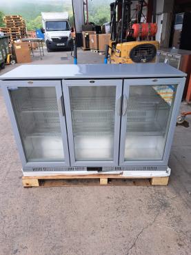 RET52901 - Cater-Cool CK2503 Commercial Triple Hinged Door Silver Bottle Cooler. LED Lighting. 900mm.