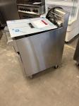 RET52281 - Blue Seal E43 Single Tank, Manual Control Electric Fryer